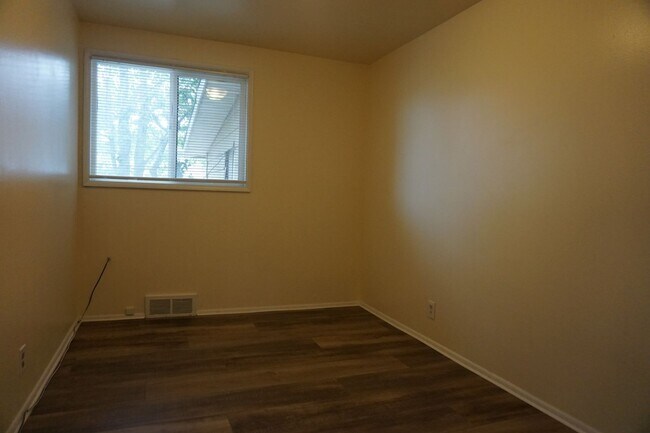 Building Photo - Nice 3 Bedroom West Valley Family Home