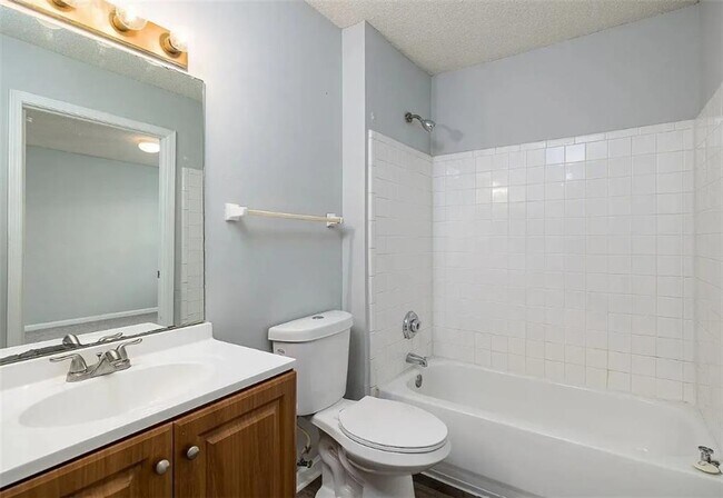 Building Photo - 875 Hank Aaron Dr SW