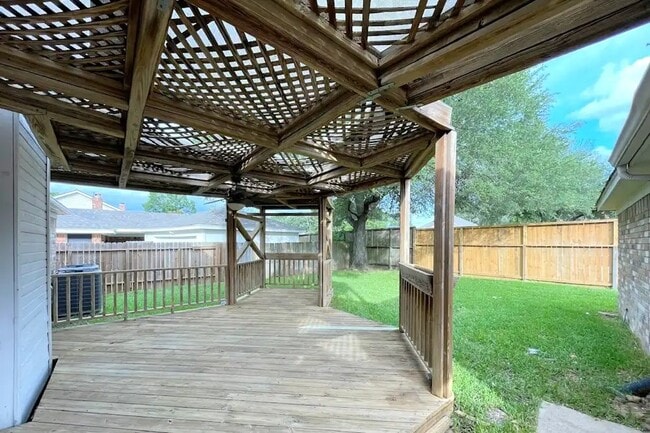 Building Photo - 22948 Benbury Dr