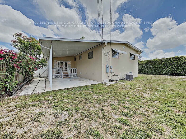Building Photo - 7925 SW 22nd St