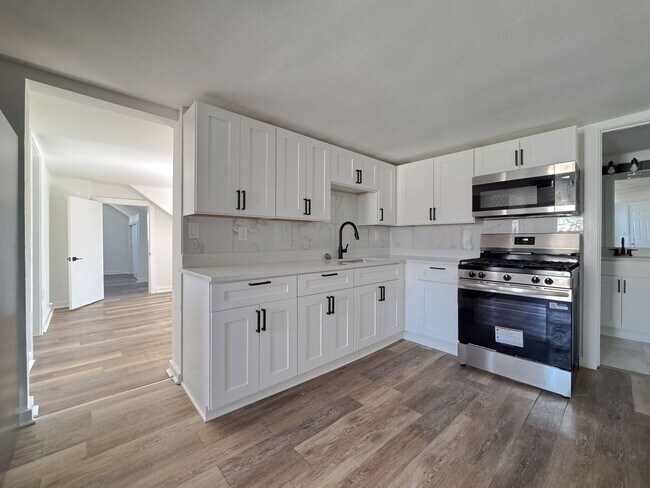 Building Photo - Chatham