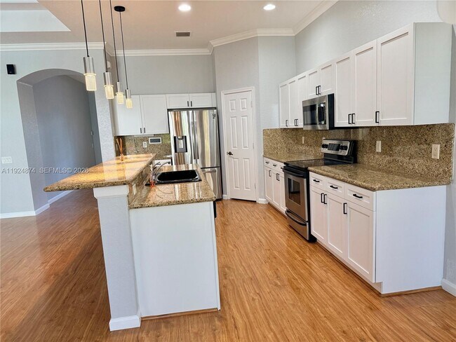 Building Photo - 1923 Harbor View Cir