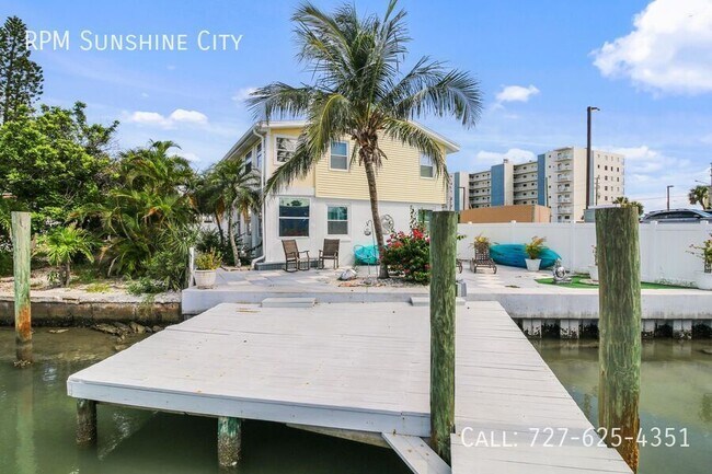 Building Photo - 13535 Boca Ciega Ave