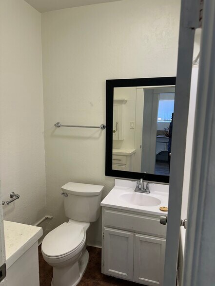 Primary Photo - 125 E 16th St