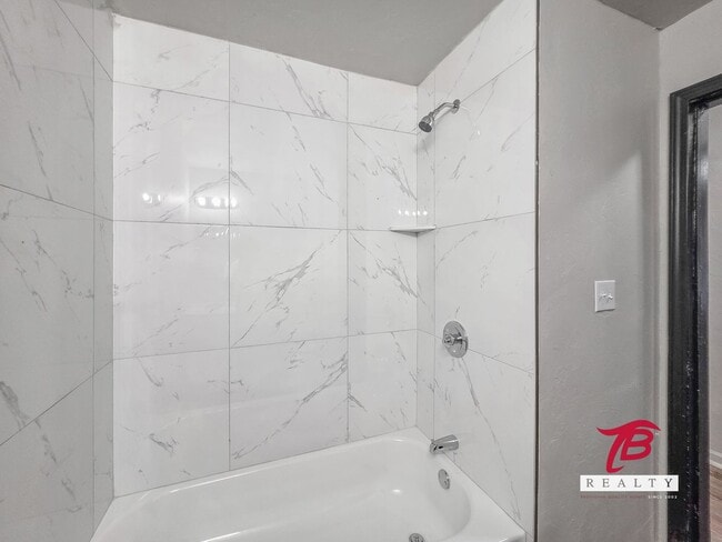 Building Photo - ozy 2-Bedroom Home in NE OKC – Affordable ...