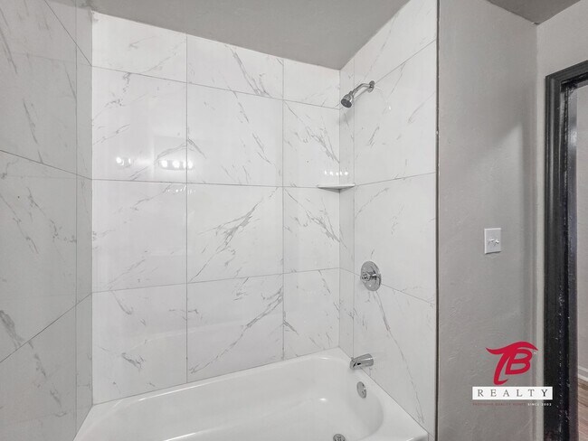 Building Photo - ozy 3-Bedroom Home in NE OKC – Affordable ...