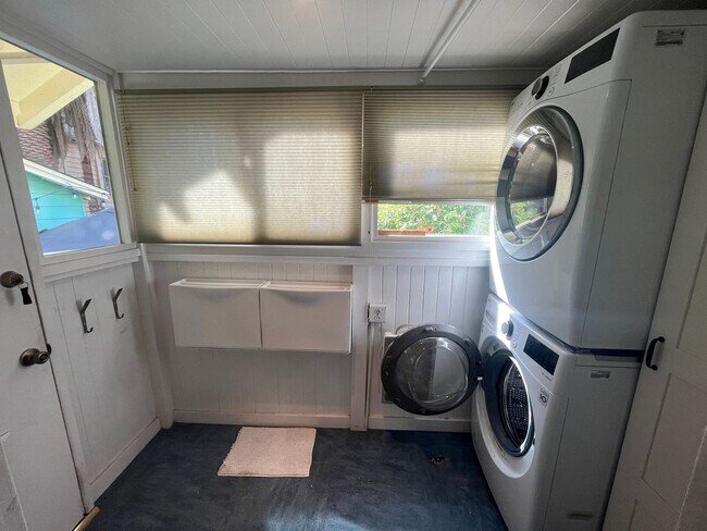 Building Photo - Beautiful 2bed 1bath home in Downtown Sacramento