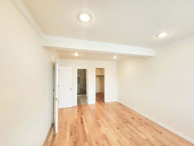 Building Photo - Updated 4 bedroom home