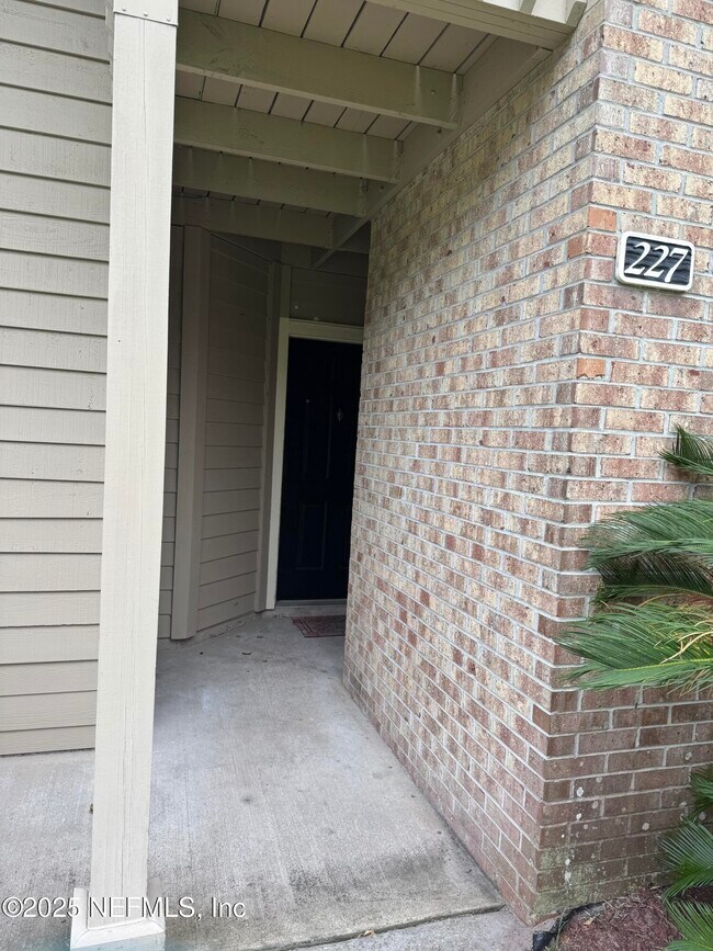 Building Photo - 10200 Belle Rive Blvd