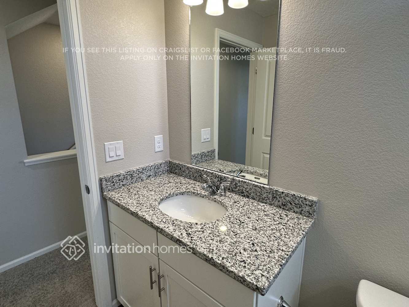 Building Photo - 3341 Streamwood Dr