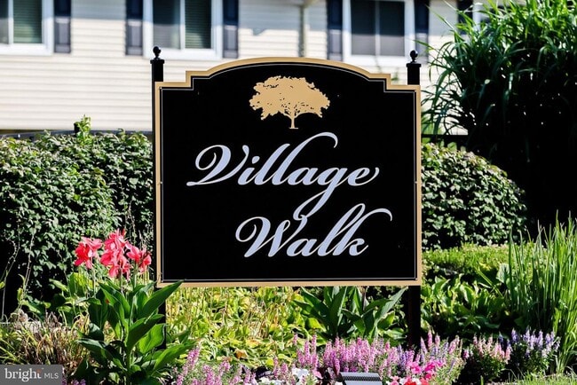 Building Photo - 217 Village Walk