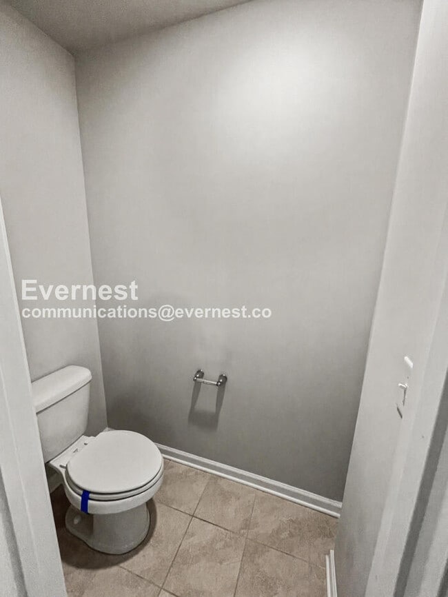 Building Photo - 3 Bed/2.5 Bath Townhome with Garage / Pet-Friendly / Available Now!