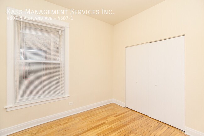 Building Photo - 4607 N Ashland Ave