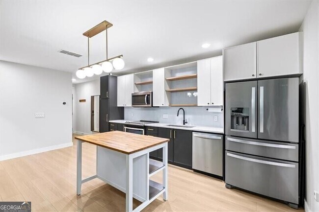 Building Photo - 1364 Rietveld Row NW