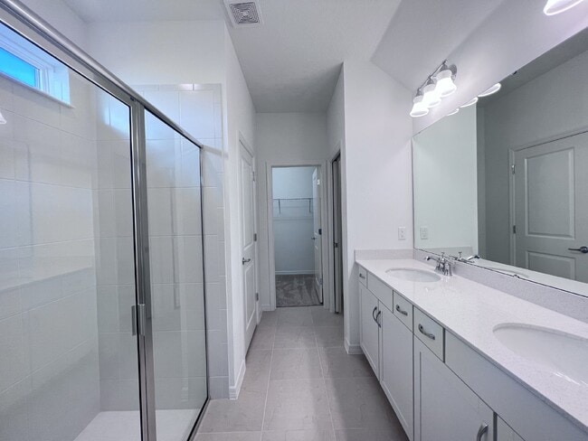 Building Photo - Available NOW! Epperson lagoon 4 Bed, 2.5 Bath Home in Wesley Chapel, FL - A Must-See Rental Prop...