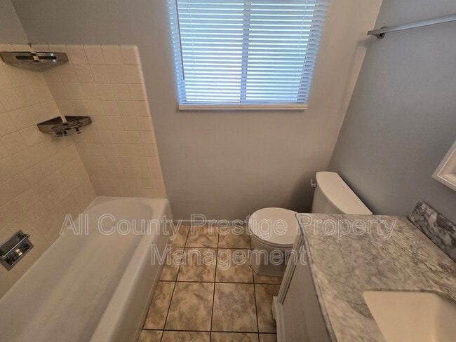 Building Photo - 3308 E Camelback Rd