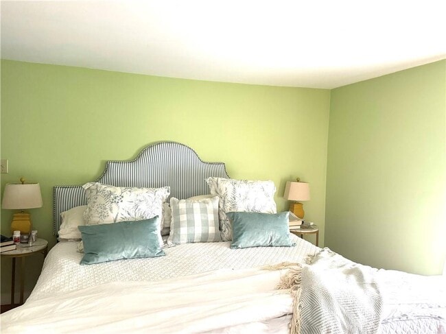 Building Photo - 26 S Baptist St