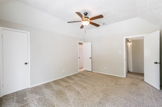 Building Photo - 15243 Peachmeadow Ln