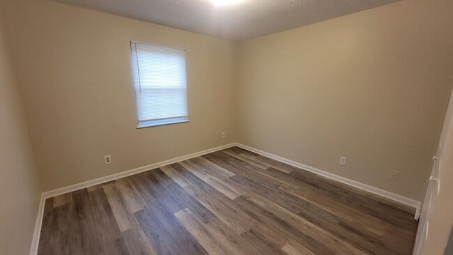 Building Photo - 6300 Jeffrey Dr