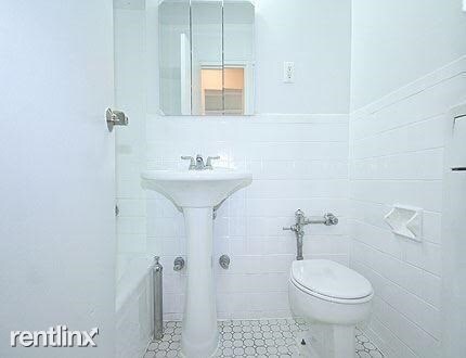 Building Photo - 8134 Baxter Ave