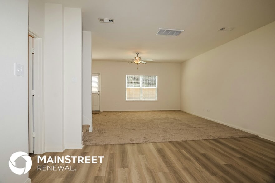 Building Photo - 26805 Steinbeck Dr