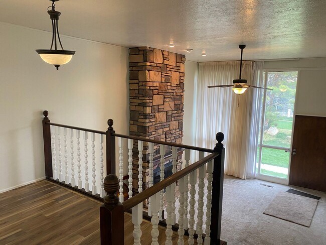 Building Photo - 2 Weeks Rent Free! Spacious 4 Bed, 3 Bath Condo in South Ogden