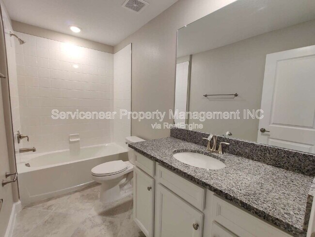 Building Photo - 23240 Willow Glen Way