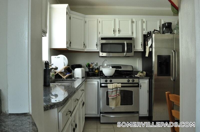 Building Photo - 10 Evergreen Ave