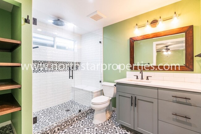 Building Photo - Garden Home Charmer