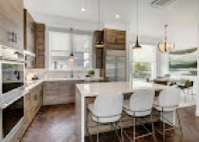 Building Photo - Residences at West Oaks