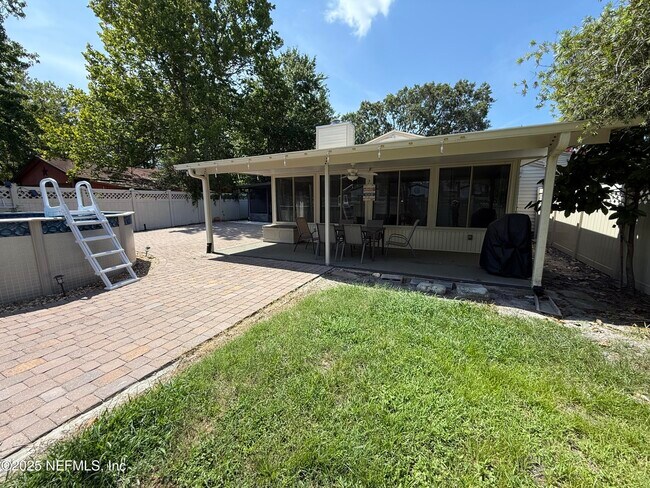 Building Photo - 10511 Tanglewilde Dr W