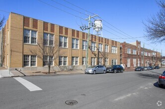 Building Photo - Charming 1-Bedroom in the Heart of Church ...