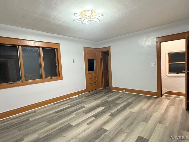 Building Photo - 111 Dempster St