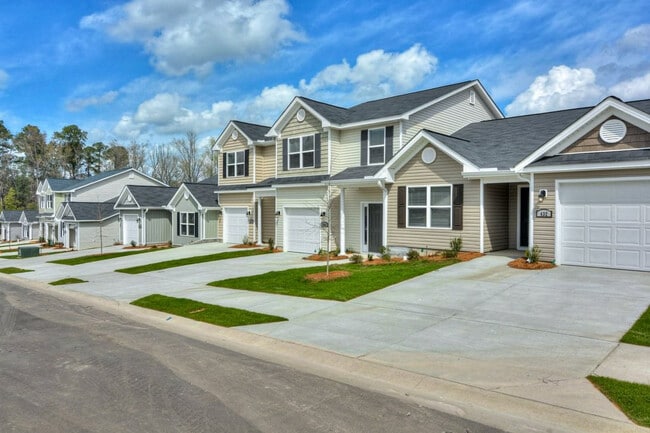 Building Photo - 457 Amesbury Dr