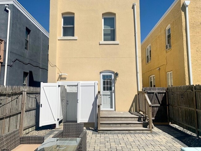 Building Photo - 6512 Winchester Ave