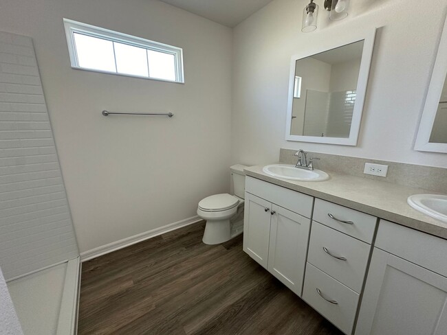 Building Photo - NEWER HOME adjacent to The Villages in all...