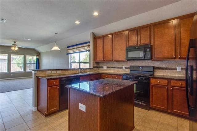 Building Photo - 1404 Bluebird Dr