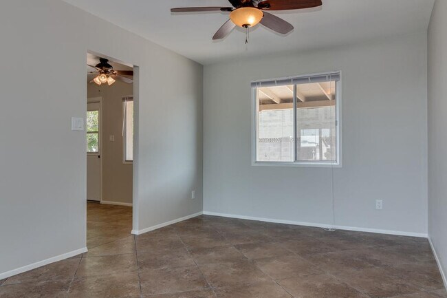 Building Photo - 137 E Riviera Dr