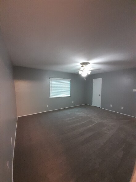 Building Photo - 9022 Millwood Dr