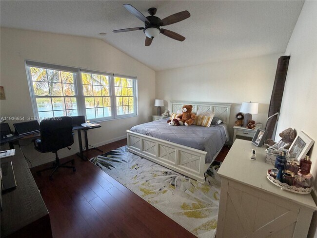 Building Photo - 4908 SW 151st Ave