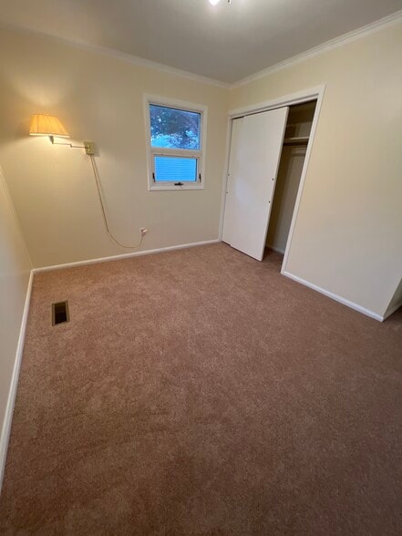 Building Photo - 231 Fairview Ave