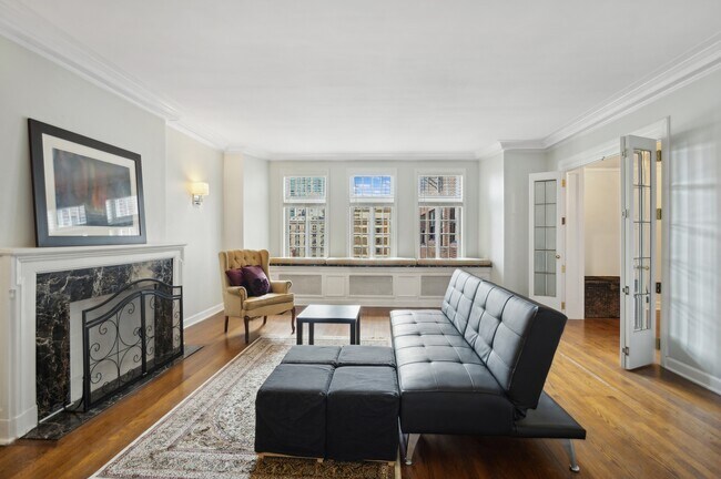 Building Photo - 415 W Aldine Ave