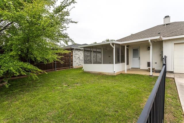 Building Photo - 5922 Royalcrest Dr