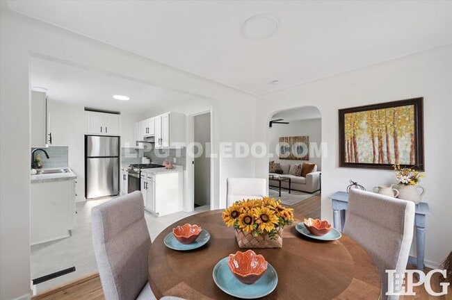 Building Photo - 2736 Northwood Ave