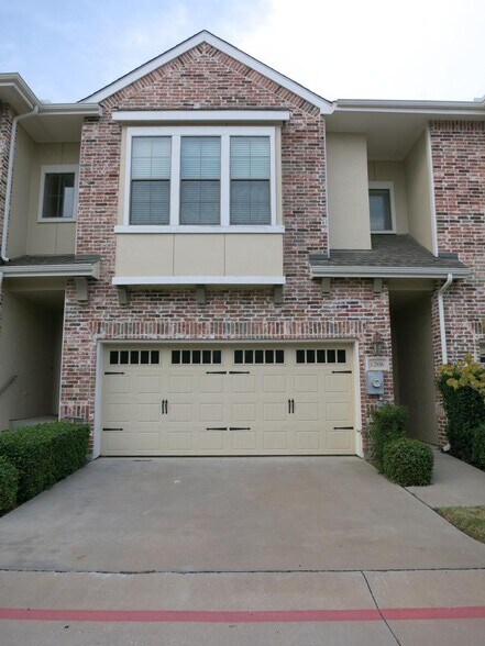 Building Photo - 1206 Emerald Glen