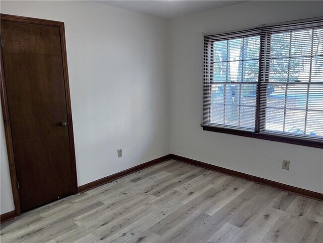 Building Photo - 3378 Mountain Hollow Dr