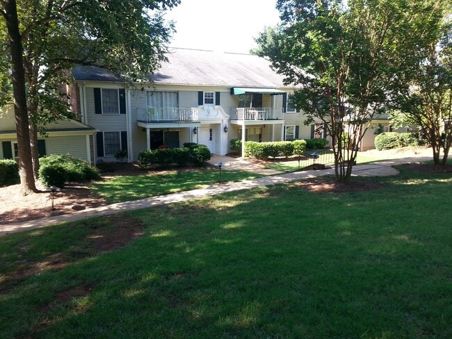 Two Bedroom two bath with a study. Condo ... - Two Bedroom two bath with a study.  Condo ...
