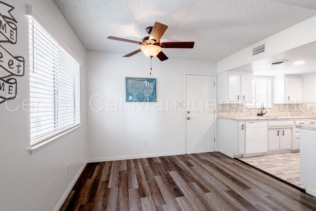 Building Photo - 3333 El Encanto Ct
