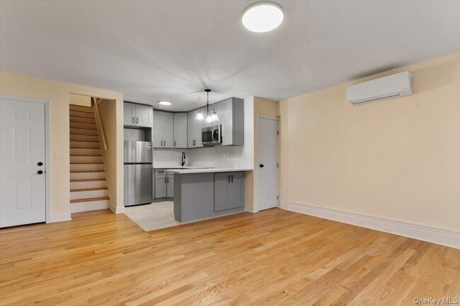 Building Photo - 116 Corlies Ave