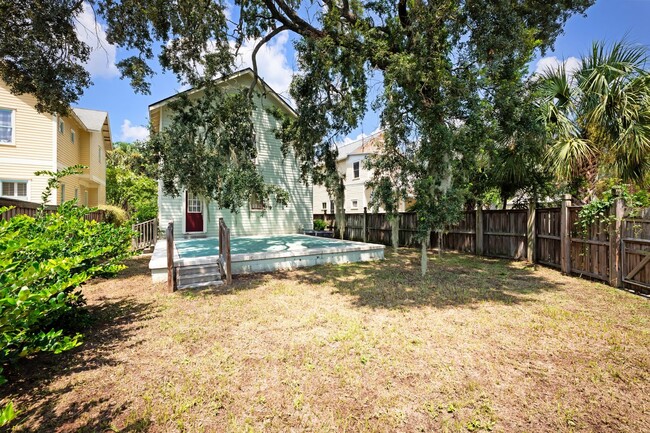 Building Photo - Charming 4 Bedroom 3 Bathroom Historical H...